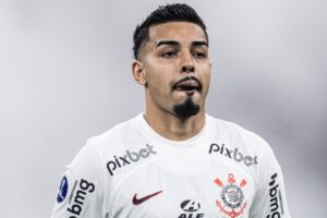 António Oliveira cria 'lista de dispensa' com Matheus Bidu e +3 no Corinthians