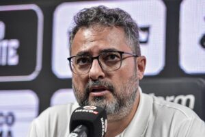 Alexandre Mattos deixa o Vasco e torcida do Palmeiras repercute notícia nas redes sociais