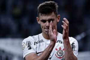 António Oliveira confirma que Gabriel Moscardo será usado pelo Corinthians em 2024