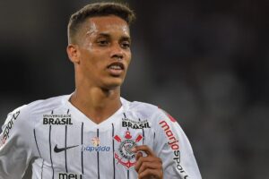 Empresário confirma que Pedrinho, ex-Corinthians, pode voltar a jogar em São Paulo