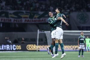 Flaco López e Endrick atingem marca em goleada do Palmeiras contra a Ponte