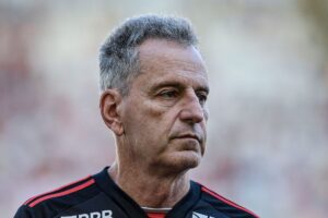 Joia do Flamengo assina contrato profissional com multa de R$ 271 milhões e Landim segue investindo