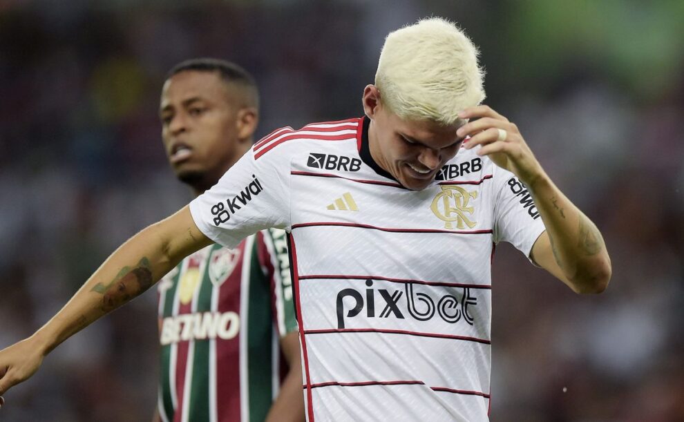 Lesão de Ayrton Lucas preocupa Flamengo para o restante do Campeonato Carioca