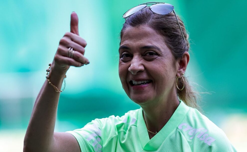 "Sai a hora que eu quero"; Avião de Leila Pereira cancela desfalques no Palmeiras