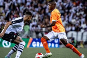 Torcida do Vasco elege culpado por gol de Xandinho, na semifinal do Carioca