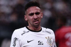 Troca de Gustavo Mosquito por Danilo Barbosa tem resposta do Botafogo; Corinthians monitora