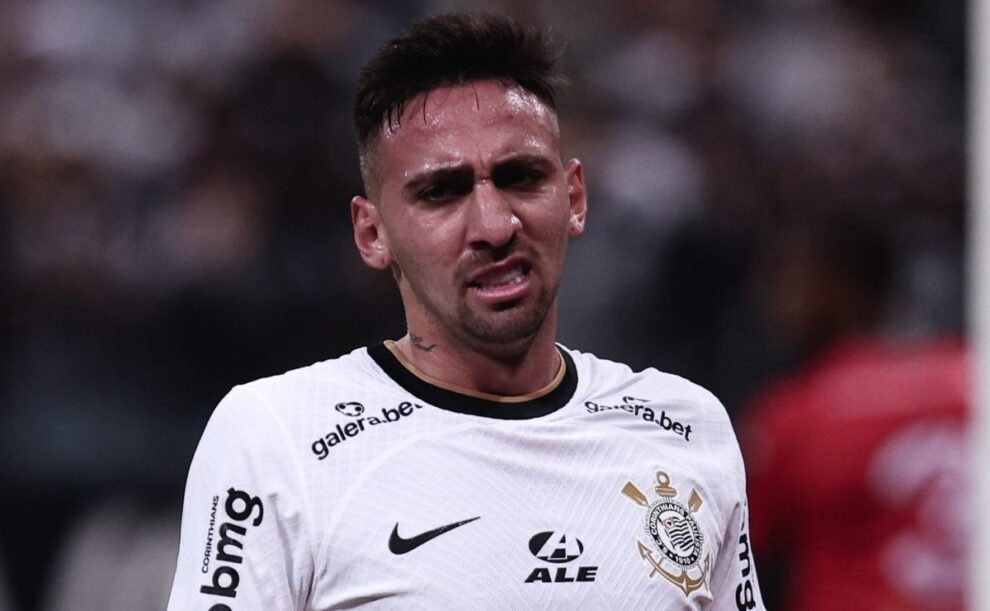 Troca de Gustavo Mosquito por Danilo Barbosa tem resposta do Botafogo; Corinthians monitora
