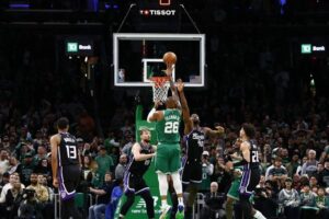Boston Celtics vence Sacramento Kings por um ponto após poupar titulares no fim do jogo
