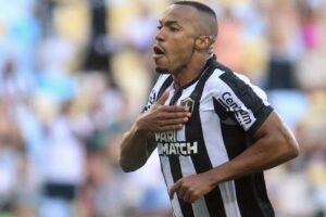 Vasco recebe autorização para oferecer R$ 19 milhões ao Botafogo por Marlon Freitas