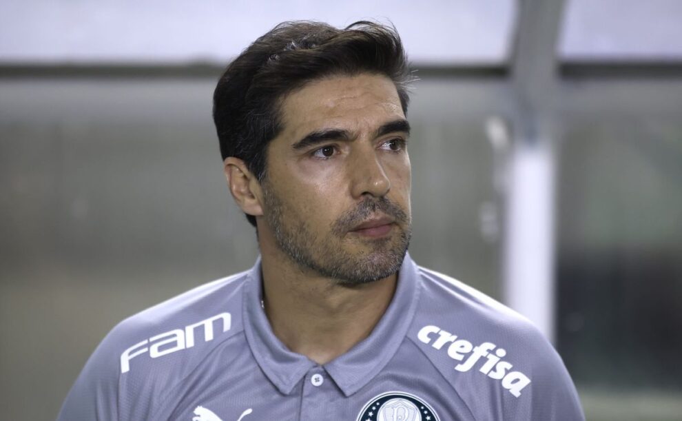 Abel Ferreira estuda quatro mudanças na equipe titular do Palmeiras