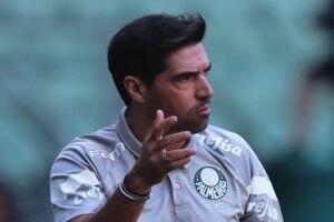 Abel aborda jejum de gols no Palmeiras e aponta solução: “Precisamos ter calma”