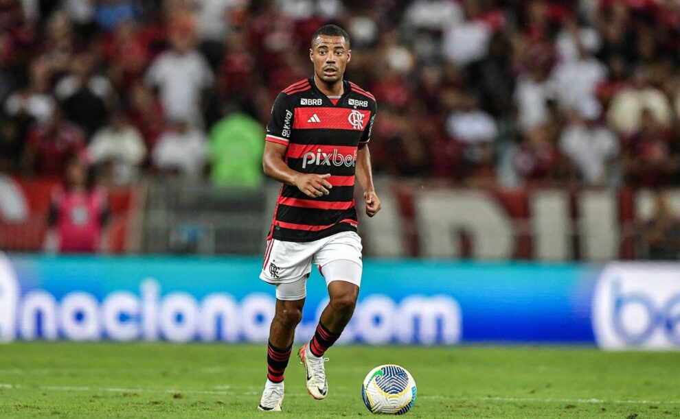 De La Cruz treina sem limitações e fica à disposição para jogo do Flamengo