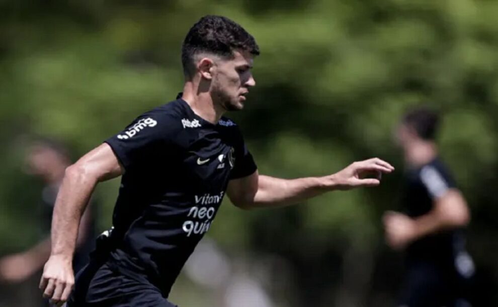 Hugo fala sobre momento no Corinthians: “Buscar evoluir”