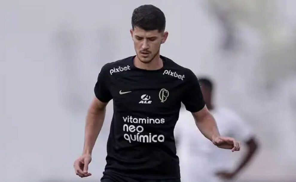 Hugo se firma como titular no Corinthians após ser ‘’escondido’’ pela diretoria