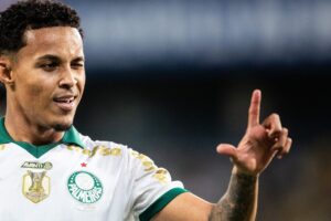 Lázaro fala sobre diferencial no Palmeiras e como ele é 'obcecado' por gols