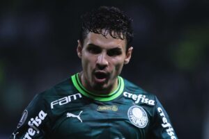 Neto reprova Raphael Veiga como titular do Palmeiras