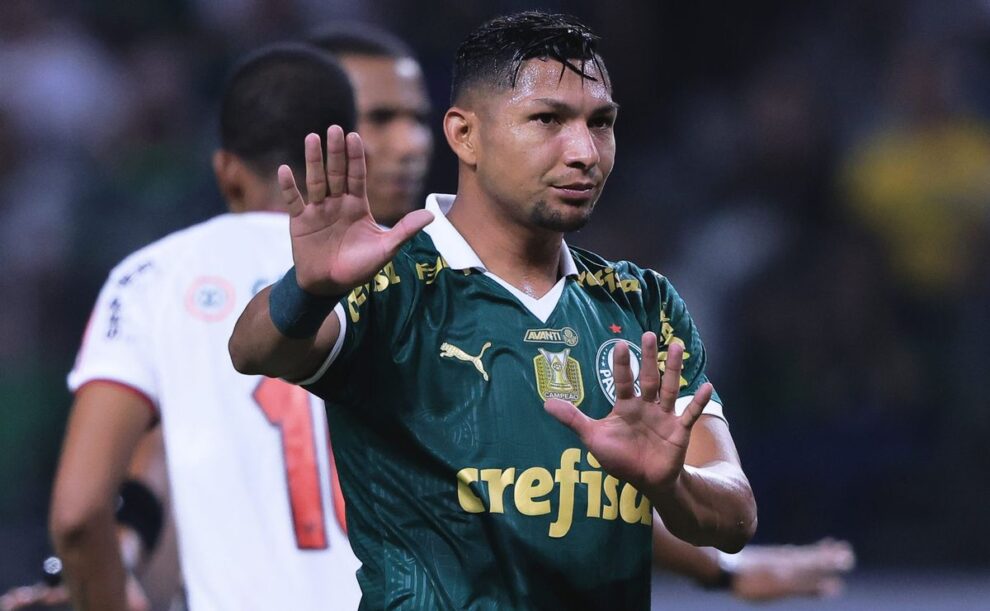 Rony é alvo do Santos, mas Palmeiras não quer liberar o jogador