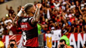 Torcida organizada do Flamengo emite nota para Gabigol após foto vazada; veja