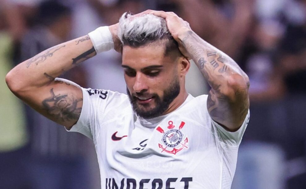Yuri Alberto confirma dores fortes no joelho e tratamento no Corinthians