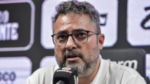 Alexandre Mattos pode atravessar o Flamengo e assinar com Michael no Cruzeiro