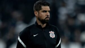 António Oliveira atualiza situação de lateral e dispara: "teve recaídas"