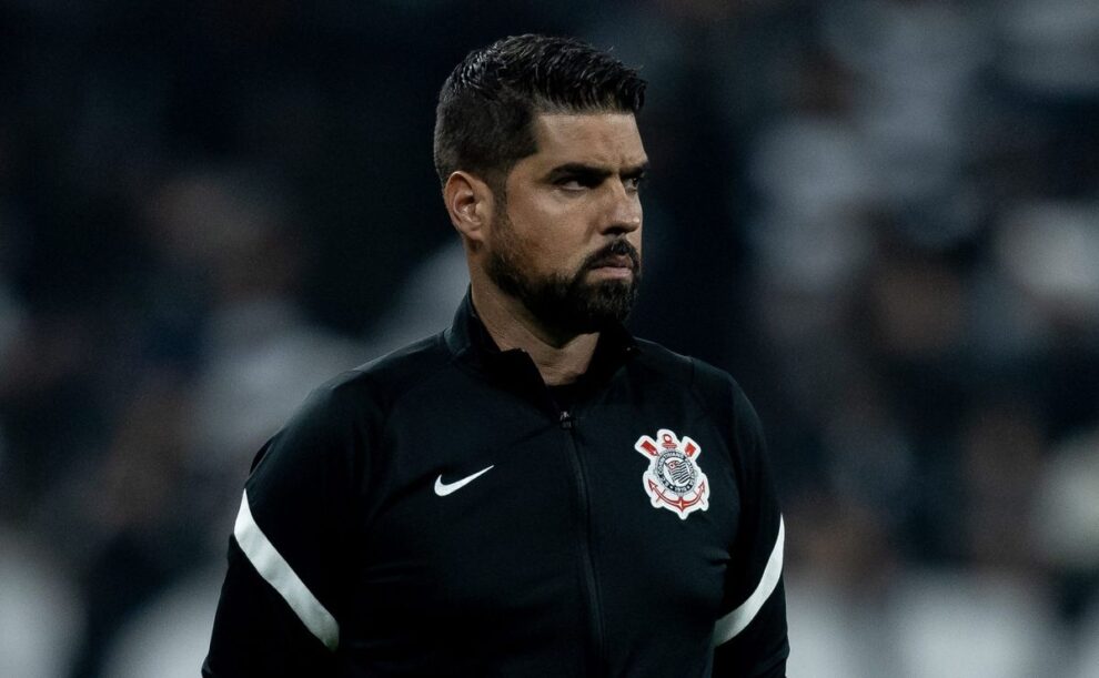 António Oliveira atualiza situação de lateral e dispara: "teve recaídas"
