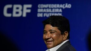 Após polêmica no FlaxFlu, CBF define árbitro para jogo do Flamengo