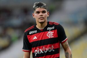 Ayrton Lucas inicia transição física e pode reforçar o Flamengo; veja os detalhes