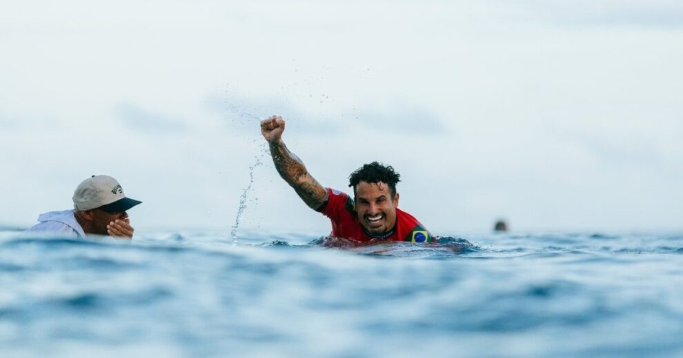 Brasileiros sobem na classificação do circuito mundial de surfe e já sonham com o Finals