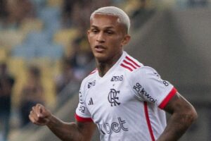 Brighton-ING decide contratar Wesley, mas Flamengo descarta