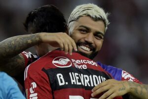 Bruno Henrique tentou 'atrapalhar' Gabigol em gol do Flamengo
