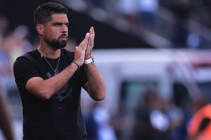 Corinthians avança na negociação com ex-Flamengo para cargo de CEO