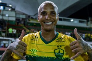 Corinthians descarta Deyverson, que é reintegrado no Cuiabá
