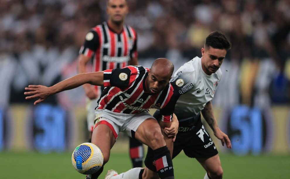 Corinthians e São Paulo fazem jogo movimentado, mas ficam no empate