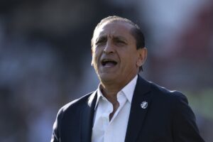 Corinthians pode impedir volta de Ramón Díaz ao Vasco