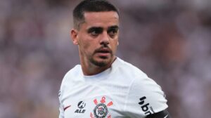 Corinthians quer renovar contrato do lateral Fagner e inicia conversas com o jogador