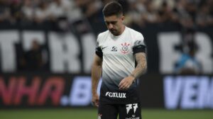 Corinthians vê jejum de vitórias em clássicos aumentar após empate