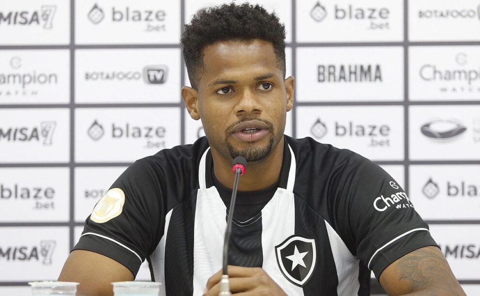 Diretoria do Flamengo revelou nunca ter buscado contratação de Júnior Santos