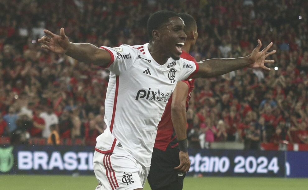 Evertton Araújo salva o Flamengo e Nação brinca: "Nem conhecia"
