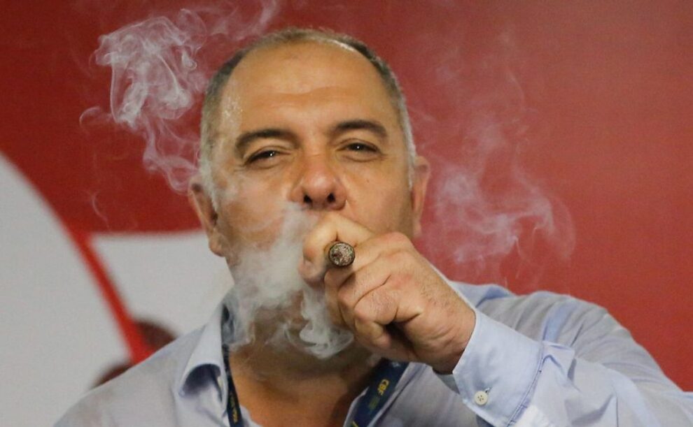 Flamengo vai assinar com medalhão de 37 anos; Confira quem é
