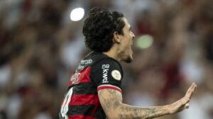 Flamengo ‘amassa’ o Fluminense em clássico desigual