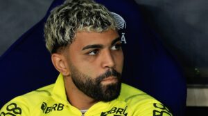 Gabigol quer contrato de 3 anos e aumento para renovar com o Flamengo