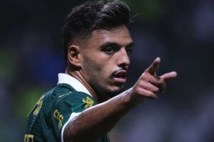 Gabriel Menino assistiu vídeos para substituir Lázaro no Palmeiras