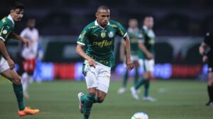 Jhon Jhon ganha nova chance e Palmeiras segura venda