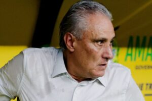 Tite prepara mudança no Flamengo e Carlinhos volta contra Grêmio 