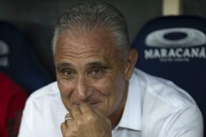 Tite tem retorno de jogador de Seleção para enfrentar o Grêmio