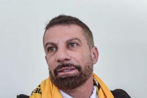 Vasco fecha duas contratações por salário de R$ 150 mil/mês