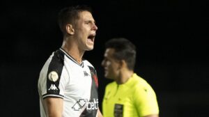 Vasco vira contra São Paulo com gols de meninos da base