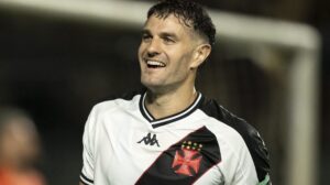 Vegetti incorpora espírito de capitão no Vasco da Gama