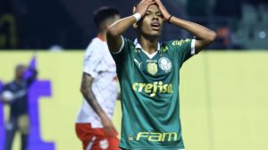 Vendido pelo Palmeiras, Estevão pode ter concorrente de peso no Chelsea